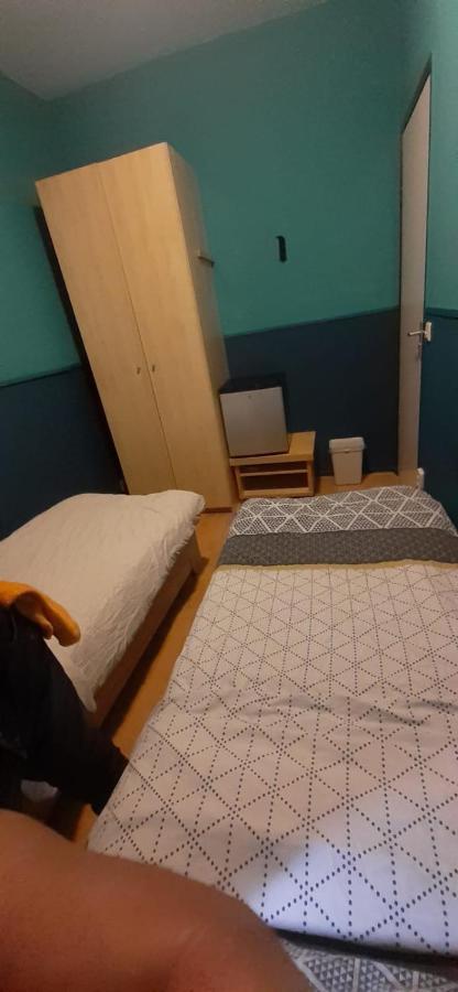 Charlotte, Not For Parties, Not A Hotel, Room With Shared Bathroom, No Kitchen Amsterdam Luaran gambar