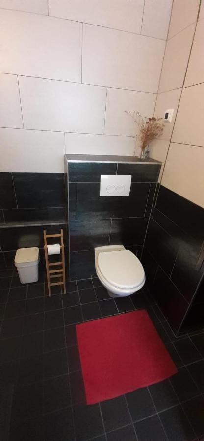 Charlotte, Not For Parties, Not A Hotel, Room With Shared Bathroom, No Kitchen Amsterdam Luaran gambar